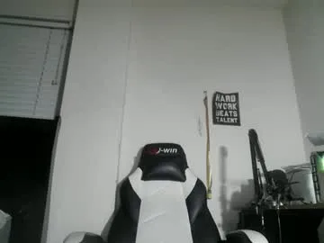 angelsofaurora – webcam model profile photo Image 6