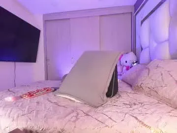 alliceredfox – webcam model profile photo Image 2