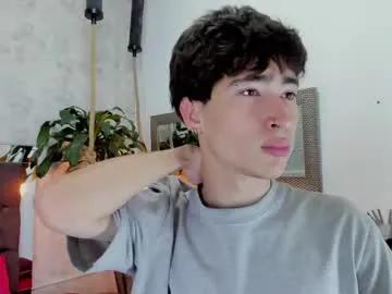 crismens – webcam model profile photo Image 2