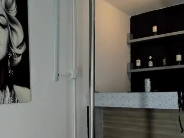 crismens – webcam model profile photo Image 6