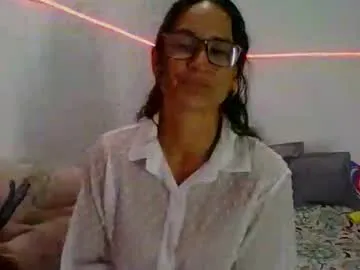 Mya – webcam model profile photo Image 7