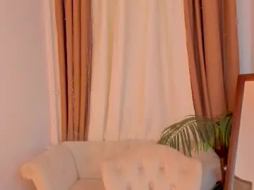 littlejennifer18 – webcam model profile photo Image 14