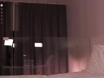 pinkypuppa – webcam model profile photo Image 4