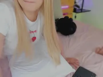 VioletFisher – webcam model profile photo Image 6