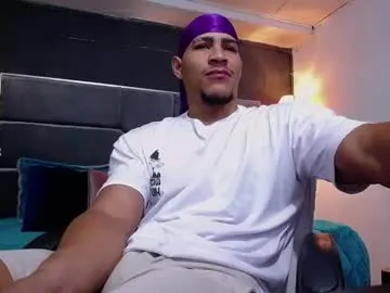 alexwos – webcam model profile photo Image 14