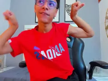 straight__friends – webcam model profile photo Image 7