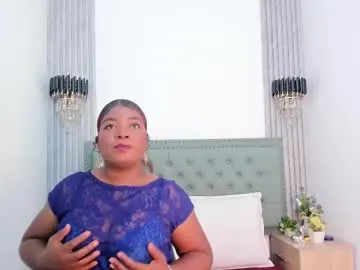 pinkypuppa – webcam model profile photo Image 2