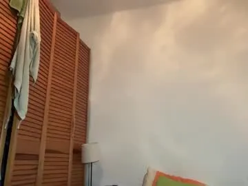 straight__friends – webcam model profile photo Image 18