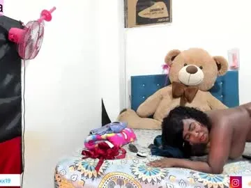 oops_my_english – webcam model profile photo Image 7