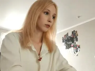 scarletttsinner – webcam model profile photo Image 2