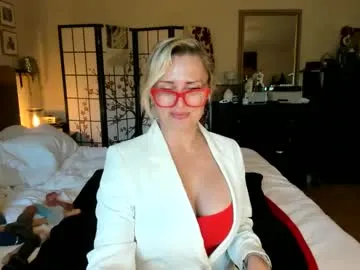 your_dolls – webcam model profile photo Image 16