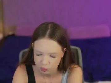 MiraKova – webcam model profile photo Image 4