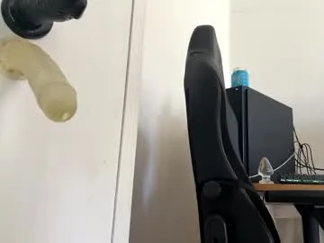 petites_perles – webcam model profile photo Image 8