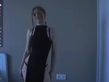 angela_whitie Image 7