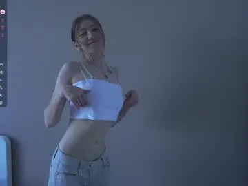 angela_whitie Image 8