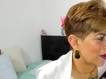 HellenSuric – webcam model profile photo Image 2