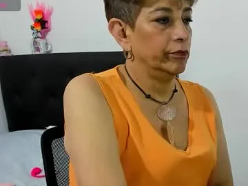 HellenSuric – webcam model profile photo Image 7