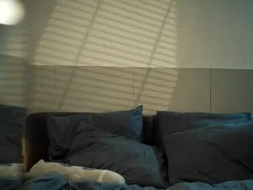 sexy_hot_friends_ – webcam model profile photo Image 17