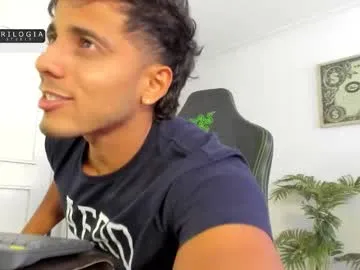 lary_holly – webcam model profile photo Image 9