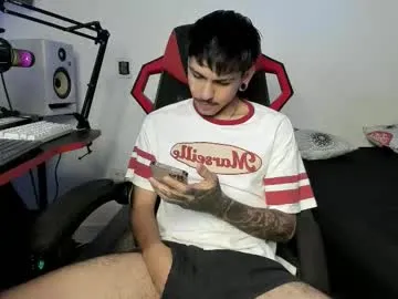 lary_holly – webcam model profile photo Image 6