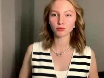 your_dolls – webcam model profile photo Image 3