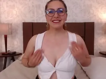 HellenSuric – webcam model profile photo Image 9