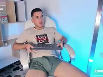 icevermilk – webcam model profile photo Image 11