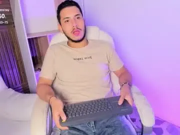 icevermilk – webcam model profile photo Image 2