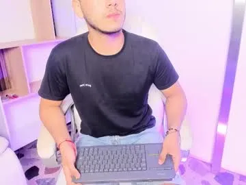 icevermilk – webcam model profile photo Image 7