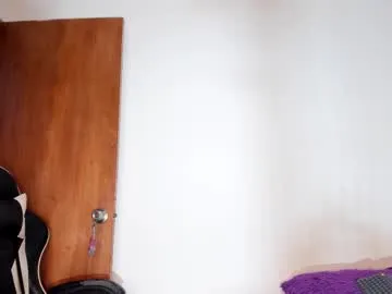 torinova – webcam model profile photo Image 10