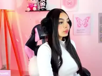 IzaBelle – webcam model profile photo Image 8