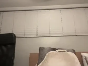 petites_perles – webcam model profile photo Image 2