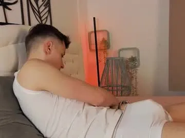 icevermilk – webcam model profile photo Image 5