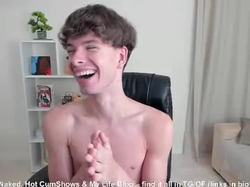 lust_one – webcam model profile photo Image 17