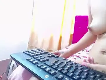 denobluora – webcam model profile photo Image 12