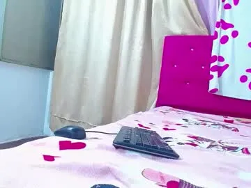 denobluora – webcam model profile photo Image 9