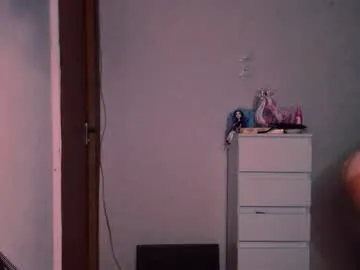 pinkypuppa – webcam model profile photo Image 12