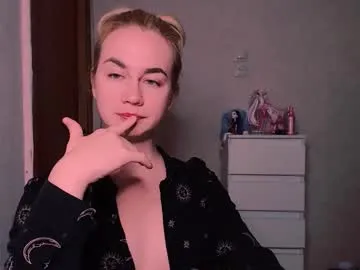 pinkypuppa – webcam model profile photo Image 7