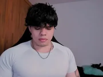 pizza_biceps – webcam model profile photo Image 3