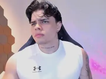 pizza_biceps – webcam model profile photo Image 7