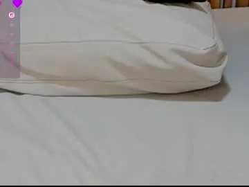 playussoftly – webcam model profile photo Image 15