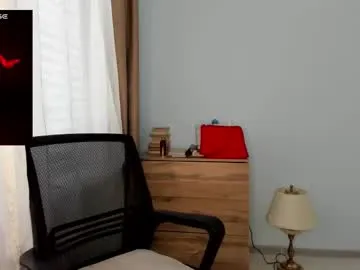 AishaHale – webcam model profile photo Image 3