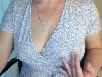 AishaHale – webcam model profile photo Image 5