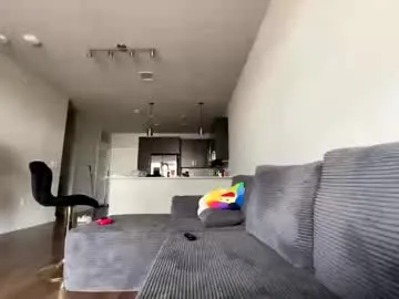 luis7777hui – webcam model profile photo Image 2