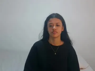 pinkypuppa – webcam model profile photo Image 4