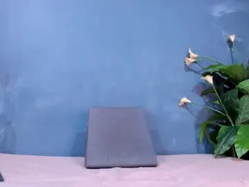 straightishd – webcam model profile photo Image 13