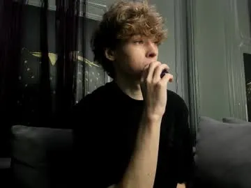 lary_holly – webcam model profile photo Image 4