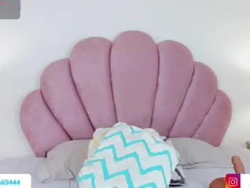 loving_ladies – webcam model profile photo Image 12