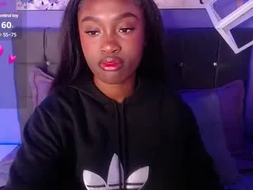 pinkypuppa – webcam model profile photo Image 4