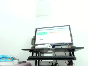 Selena – webcam model profile photo Image 15